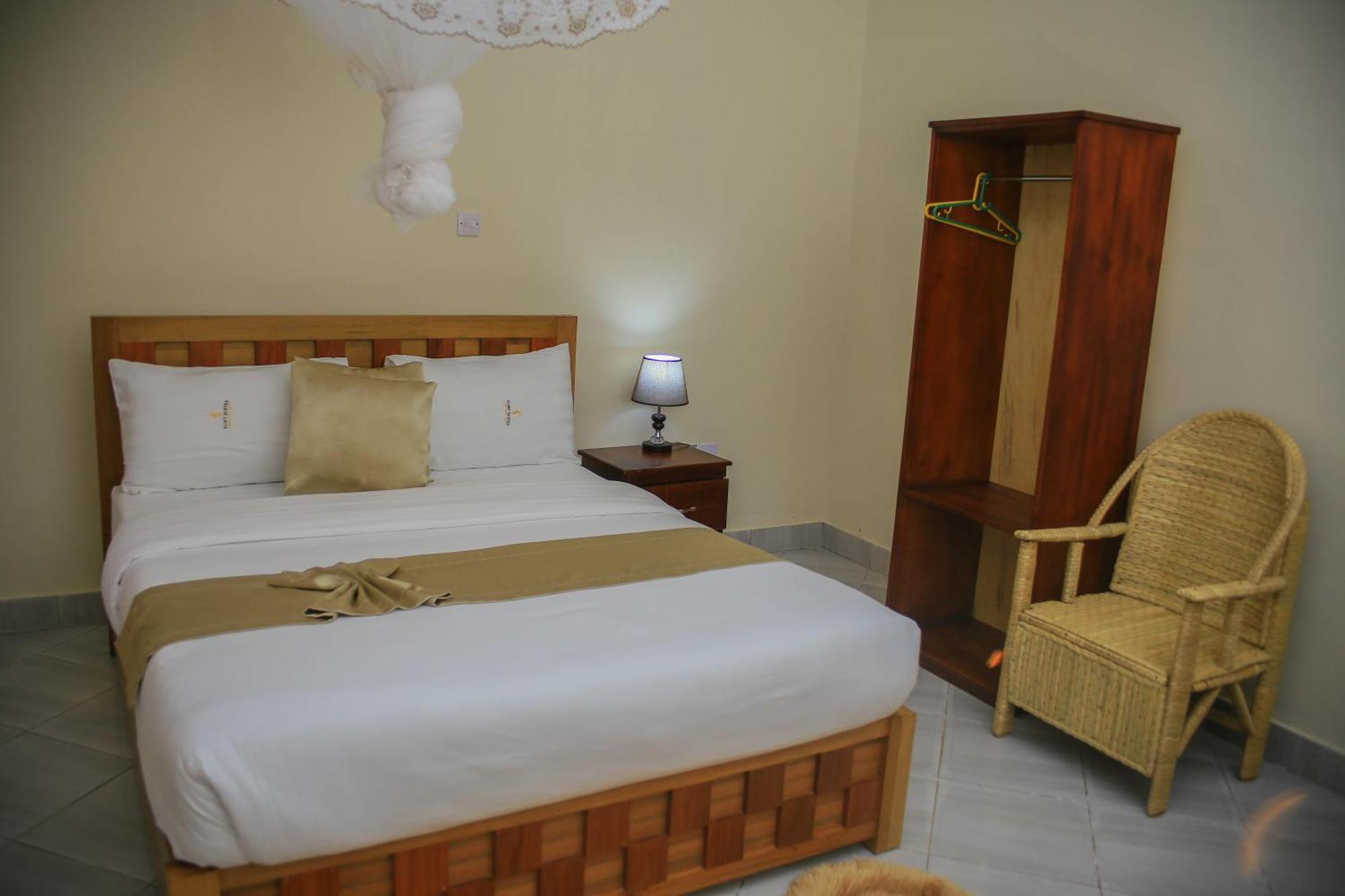 Fort Suites Fort Portal Экстерьер фото