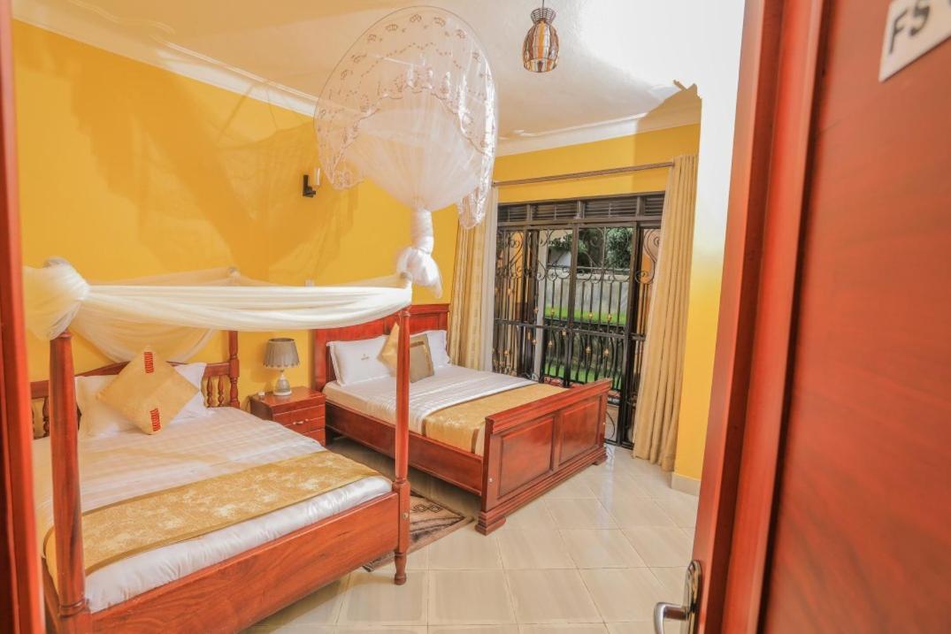 Fort Suites Fort Portal Экстерьер фото