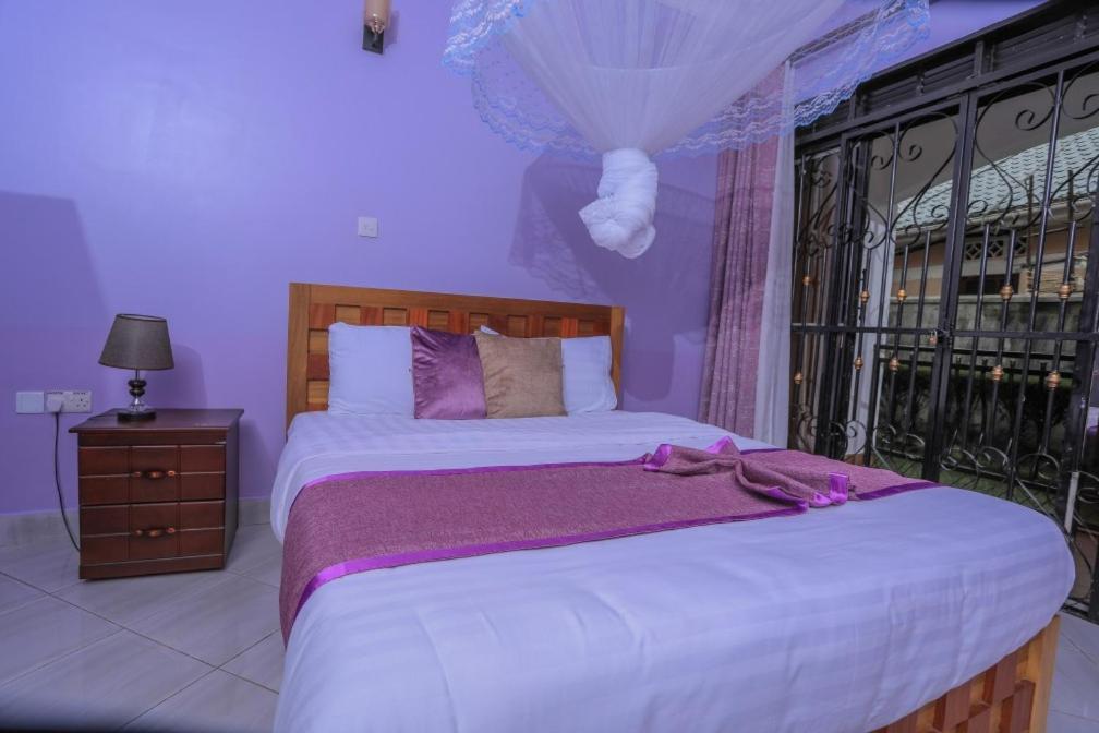 Fort Suites Fort Portal Экстерьер фото