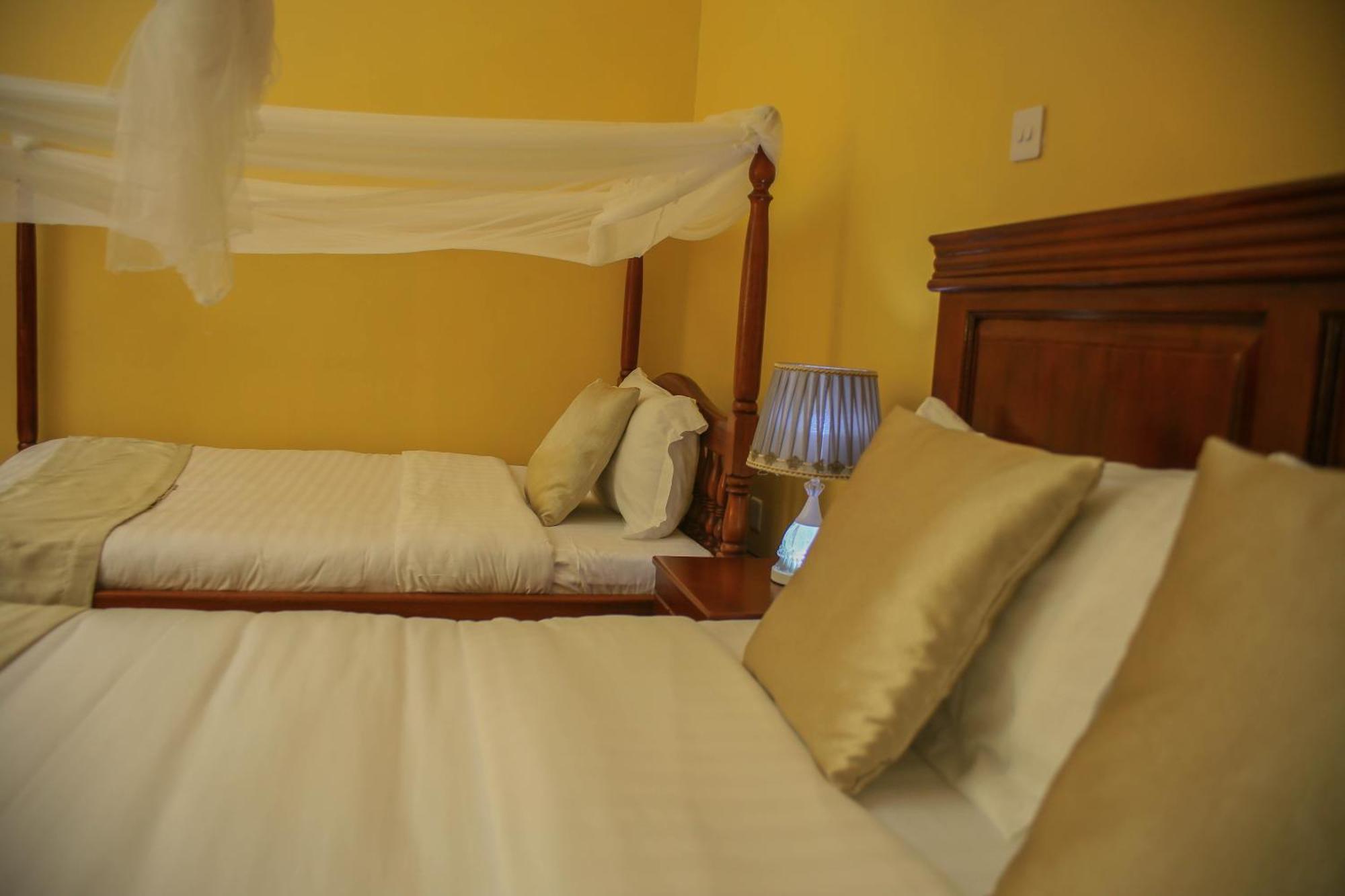 Fort Suites Fort Portal Экстерьер фото